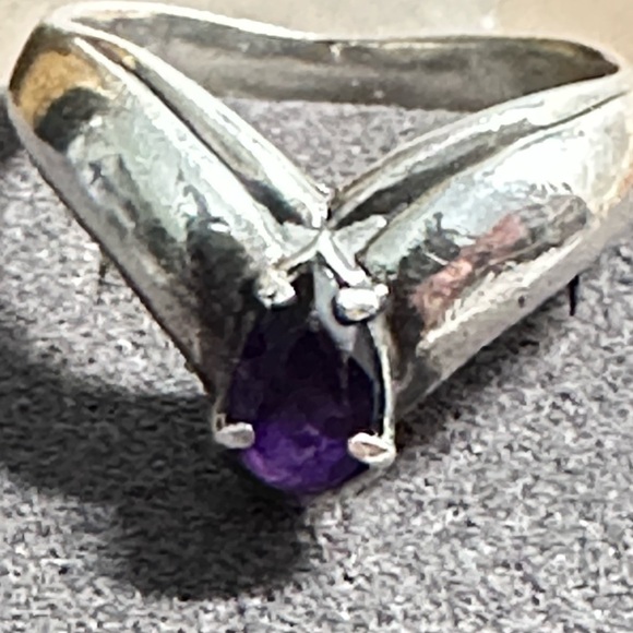 James Avery Retired Apogean Amethyst Ring Prong Set Oval Modern Sz 5 - 3396 B - Picture 7 of 13